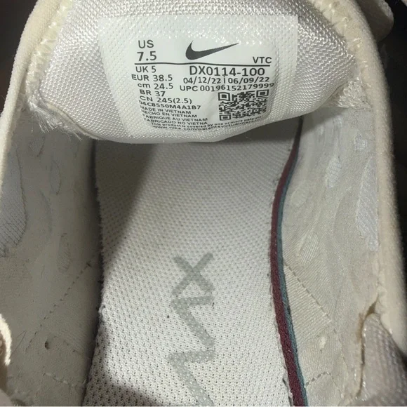 Women Nike Air Max 270 sz 7.5 White/Metallic Platinum Athletic Running Sneakers - Picture 10 of 16